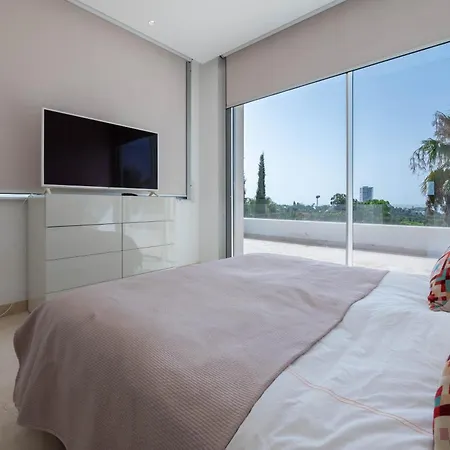 Moderna De Lujo En Alquiler Vacacional En * Marbella