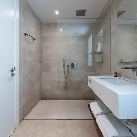 Villa Moderna De Lujo En Alquiler Vacacional En *