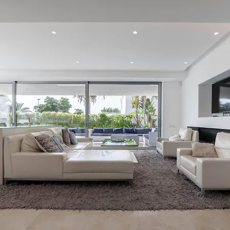 Moderna De Lujo En Alquiler Vacacional En Villa Marbella