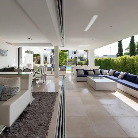 Villa Moderna De Lujo En Alquiler Vacacional En Marbella