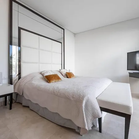 Villa Moderna De Lujo En Alquiler Vacacional En *
